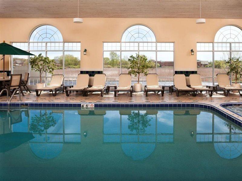 Country Inn & Suites By Radisson, Milwaukee West Brookfield , Wi מראה חיצוני תמונה